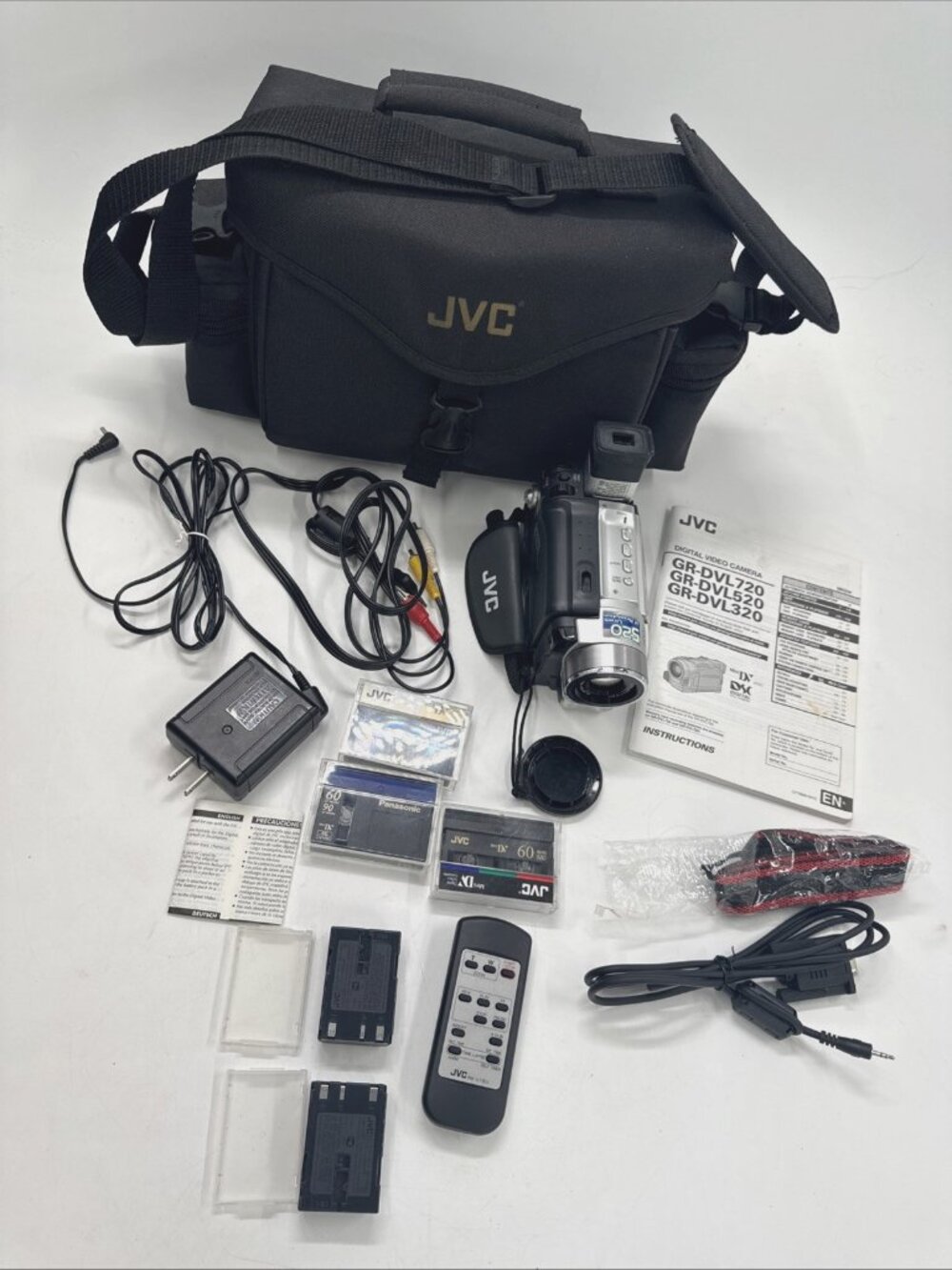 JVC Mini DV Video Recorder 700X Digital Zoom GR-DVL320U Camera, Batteries, Bag